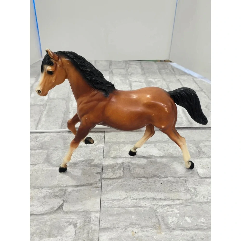 Vintage Breyer Running Mare Sugar 124‎ Bay Vintage Traditional Model Horse FLAW